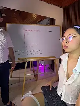 XXX chat uživo modela I_AM_EMMA_