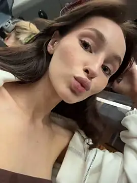 -missbehaving- Live XXX-Chat