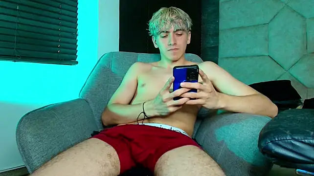 צ'אט XXX בשידור חי של Tyler_Mcrey