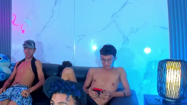 Xxx_hot23cmのライブXXXチャット