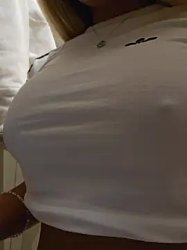 Czat XXX na żywo – Pretty_roxxyy