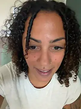 Chat XXX en directo de SweetPetiteNoir