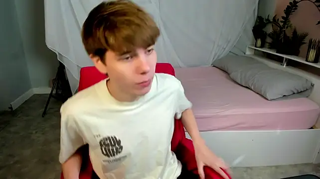 צ'אט XXX בשידור חי של andyyzzz