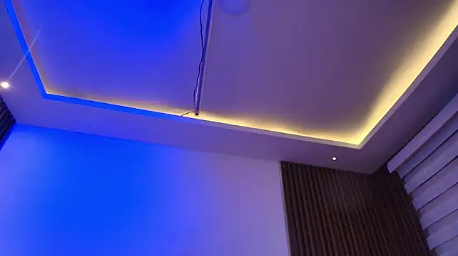 Chat +18 de Mili_Cat ao vivo