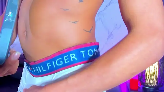 Xxx_hot23cmのライブXXXチャット