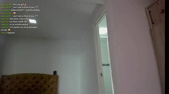 CamillaHot19のライブXXXチャット