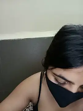 blacky_bby Show in webcam