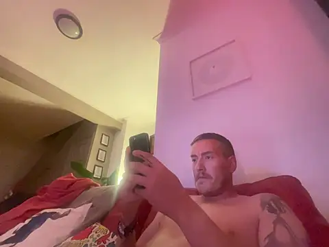 צ'אט XXX בשידור חי של Joshy025