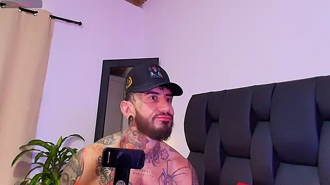 dilan_scootk_j's Live Chat Room
