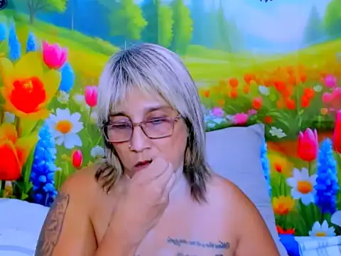 indianroxy's Live XXX Chat