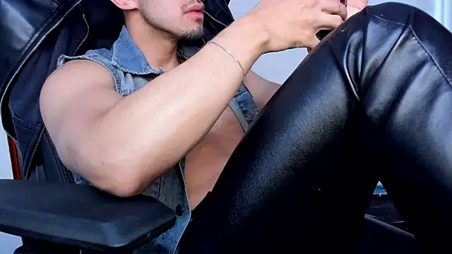 Chat XXX Live Tommy_Bred