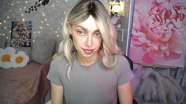 NickyAdamidi's Live XXX Chat