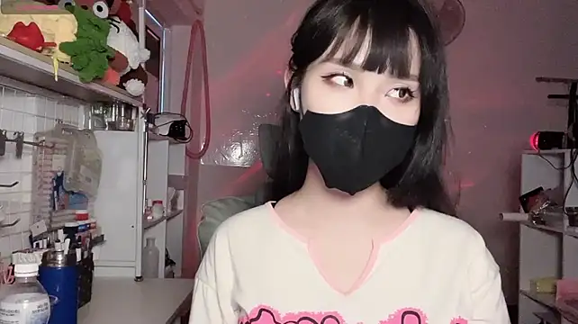 XXX chat uživo modela Tieu-May