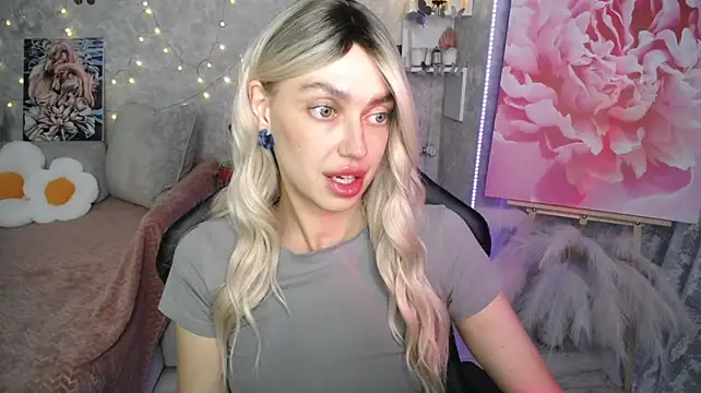 NickyAdamidi's Live XXX Chat