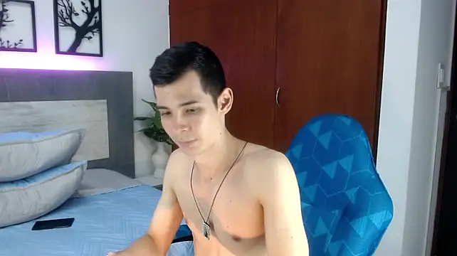 Онлайн чат XXX Brandon_Wolf