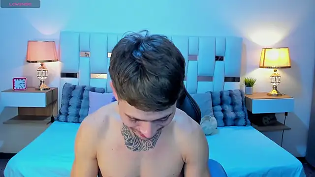 Zeus_damian21 লাইভ XXX চ্যাট