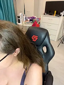 DienkaGreen Adlı Modelin Canlı XXX Sohbeti