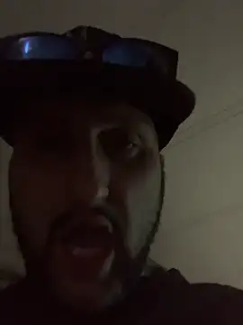 Teasenpleasety élő XXX-chatje