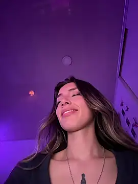 IsadoraGalle_ Adlı Modelin Canlı XXX Sohbeti