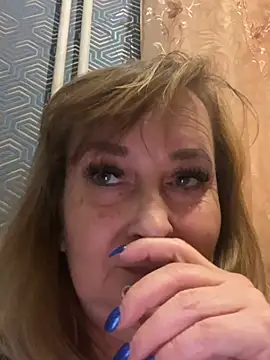 Irina2909@xh Chat XXX in diretta