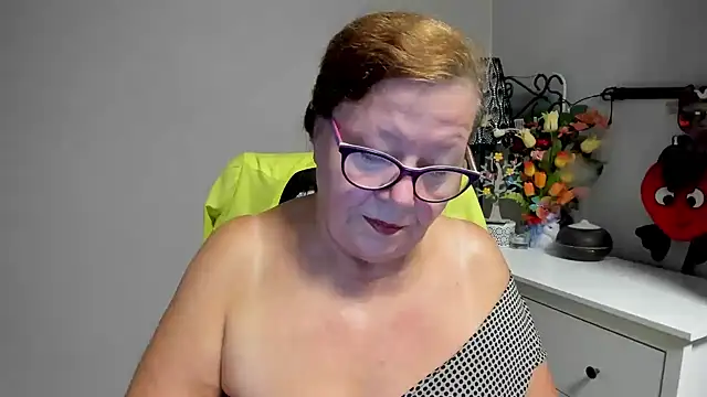 Adelewildx élő XXX-chatje