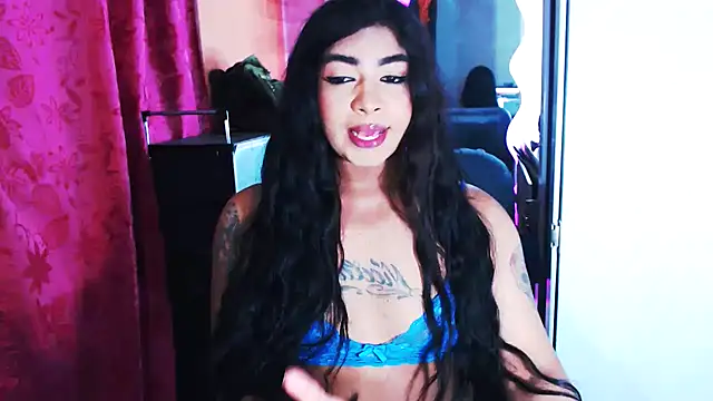 Pokazy przed kamerką – violet_bigcock774