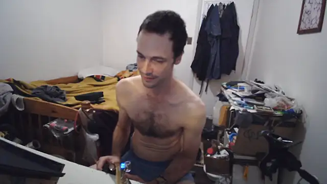 JohnnyMoves' Live XXX Chat