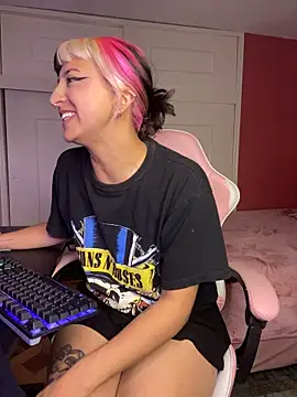 RebelKitty_ XXX чат на живо