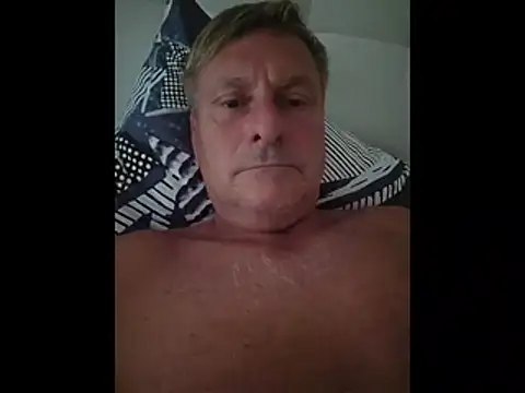 johnnym1 – Naživo XXX chat