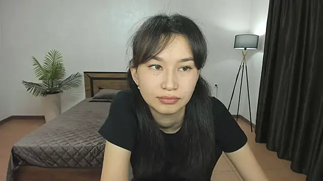 SheilaRare Adlı Modelin Canlı XXX Sohbeti