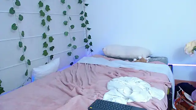Sarabubbie's Live XXX Chat