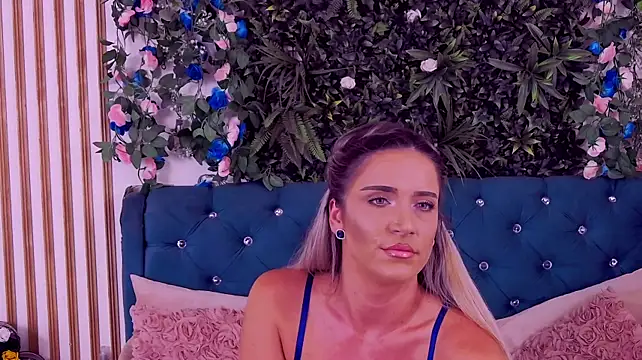 CherryMuse_ Adlı Modelin Canlı XXX Sohbeti