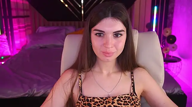 KylieJoyys Adlı Modelin Canlı XXX Sohbeti