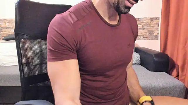 HotHunkTrainer Live XXX Chat