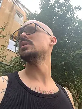 AssHunter4k élő XXX-chatje