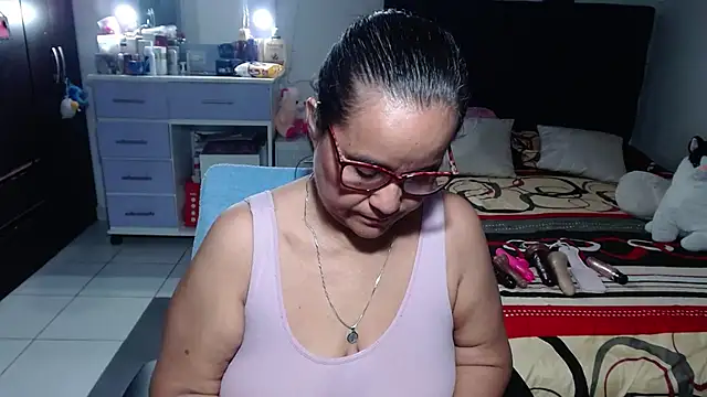 pervert_mommy_'s Live XXX Chat