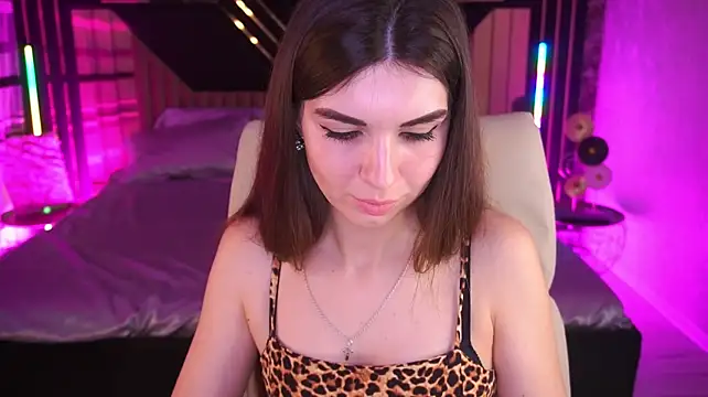 Chatroom XXX en direct de KylieJoyys