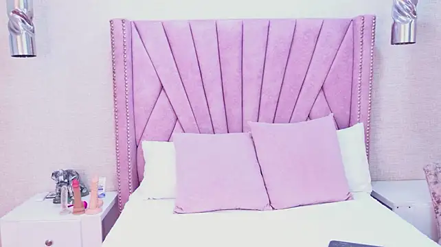 Chat +18 de MadysonMiller ao vivo