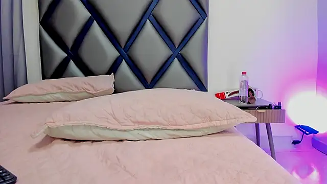 Bby-pink's Live XXX Chat