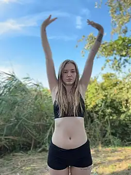 MilaMoone Live XXX-chat