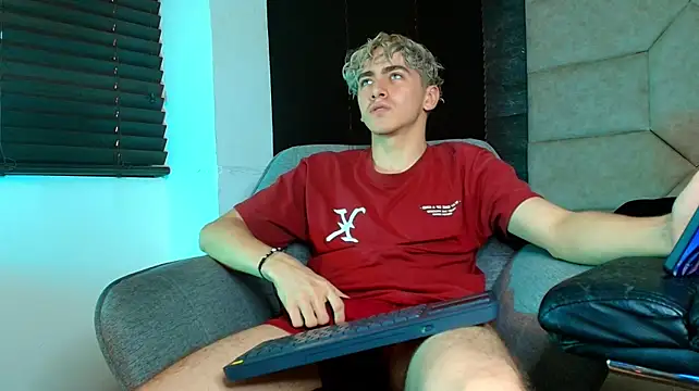 XXX chat uživo modela Tyler_Mcrey