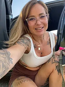 Etwas_neugierign Live XXX chat