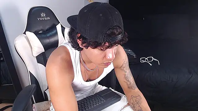 MaximilianRoth Live XXX-Chat
