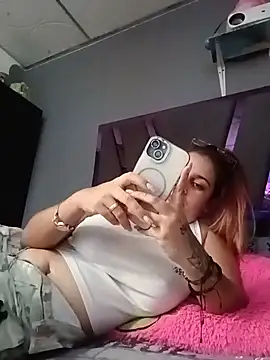Chat +18 de MariBelle1 ao vivo