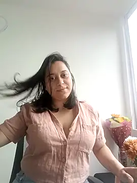Queen_Yessn Webbikameraesitys