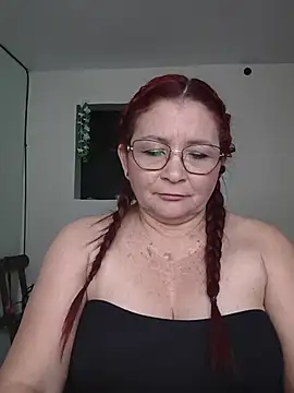 צ'אט XXX בשידור חי של marfil_milf