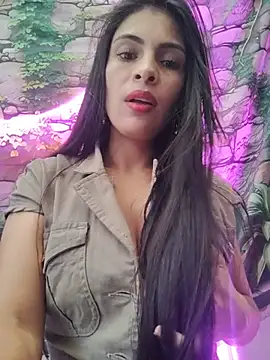 Astrid-- Adlı Modelin Canlı XXX Sohbeti