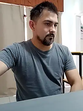 Bradd_32 Show Webcam