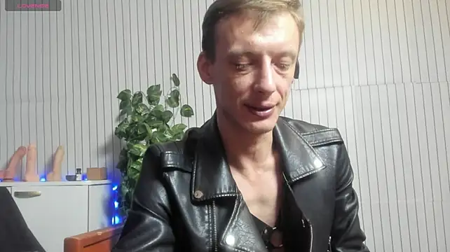 XXX chat uživo modela James2Inked