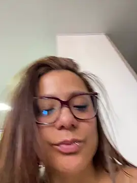 MelissaPrettyMilf's Live XXX Chat